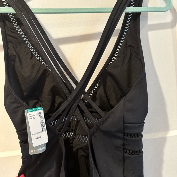 Simons Once piece swimsuit - Picture 5 of 5
